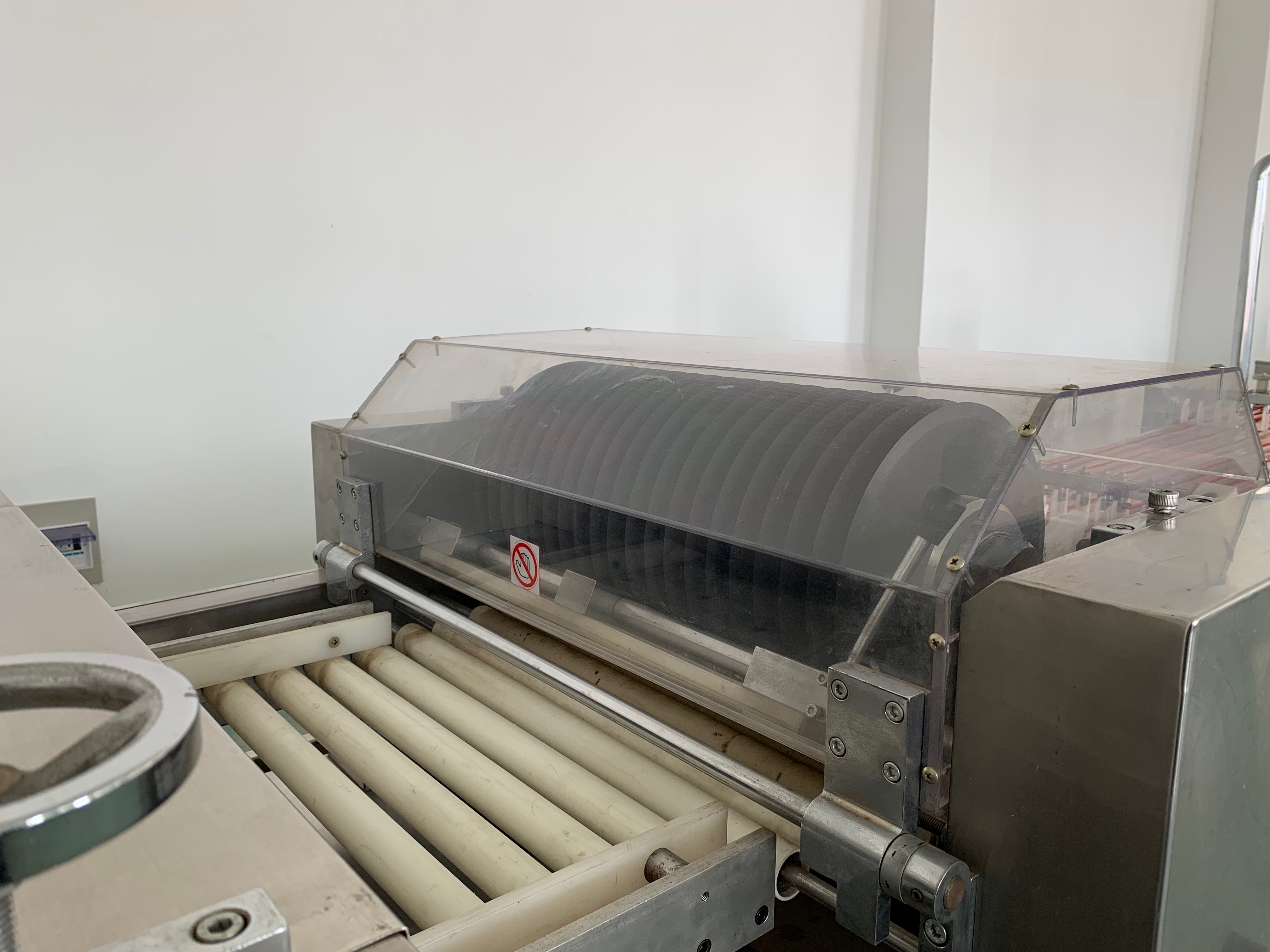 CY-Schneidemaschine mit Abisolier- und Umformfunktionen
